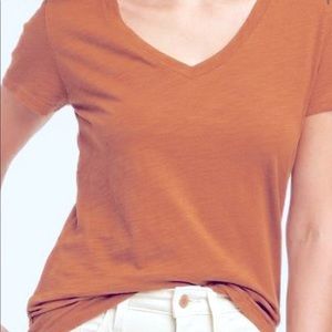 Universal Threads Basic T-shirt